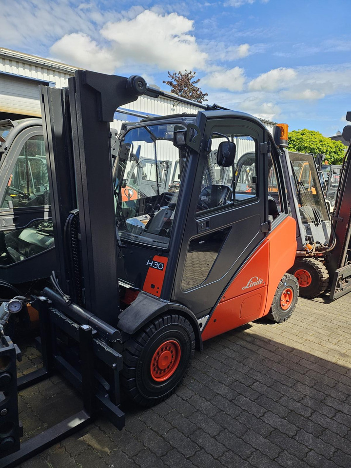 LINDE H30T - Kaasutrukki: kuva LINDE H30T - Kaasutrukki LINDE H30T - Kaasutrukki: kuva LINDE H30T - Kaasutrukki