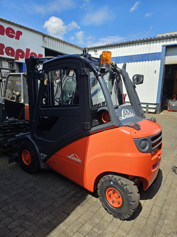 LINDE H30T - Kaasutrukki: kuva LINDE H30T - Kaasutrukki LINDE H30T - Kaasutrukki: kuva LINDE H30T - Kaasutrukki