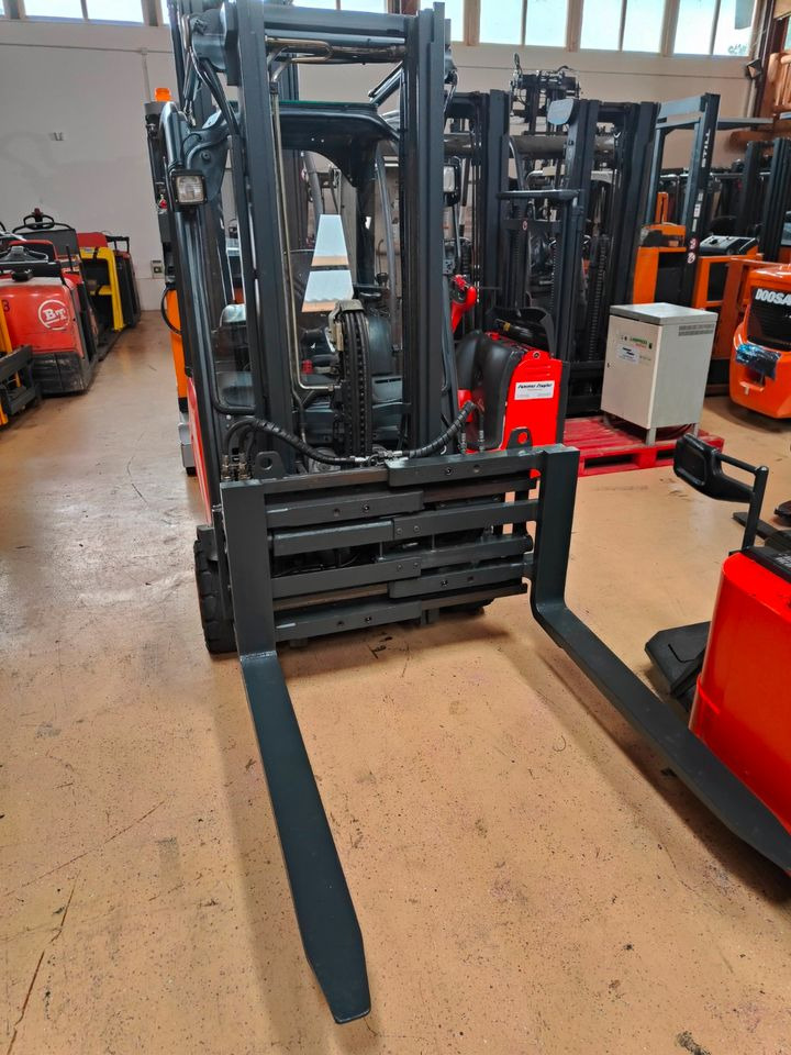 Linde E20PL - Sähkötrukki: kuva Linde E20PL - Sähkötrukki Linde E20PL - Sähkötrukki: kuva Linde E20PL - Sähkötrukki