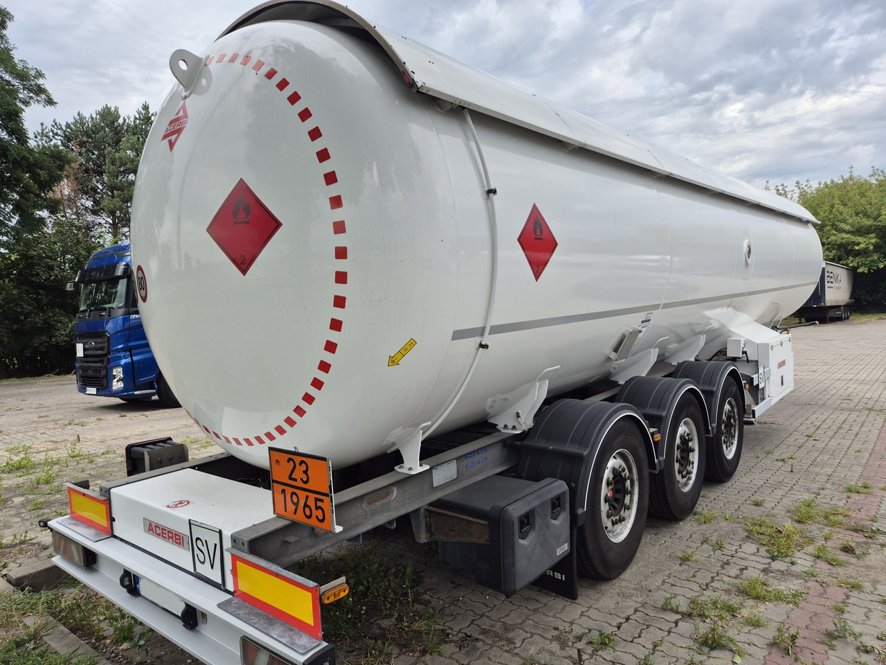 ACERBI lpg/ propane/ butane - Säiliöpuoliperävaunu: kuva ACERBI lpg/ propane/ butane - Säiliöpuoliperävaunu ACERBI lpg/ propane/ butane - Säiliöpuoliperävaunu: kuva ACERBI lpg/ propane/ butane - Säiliöpuoliperävaunu