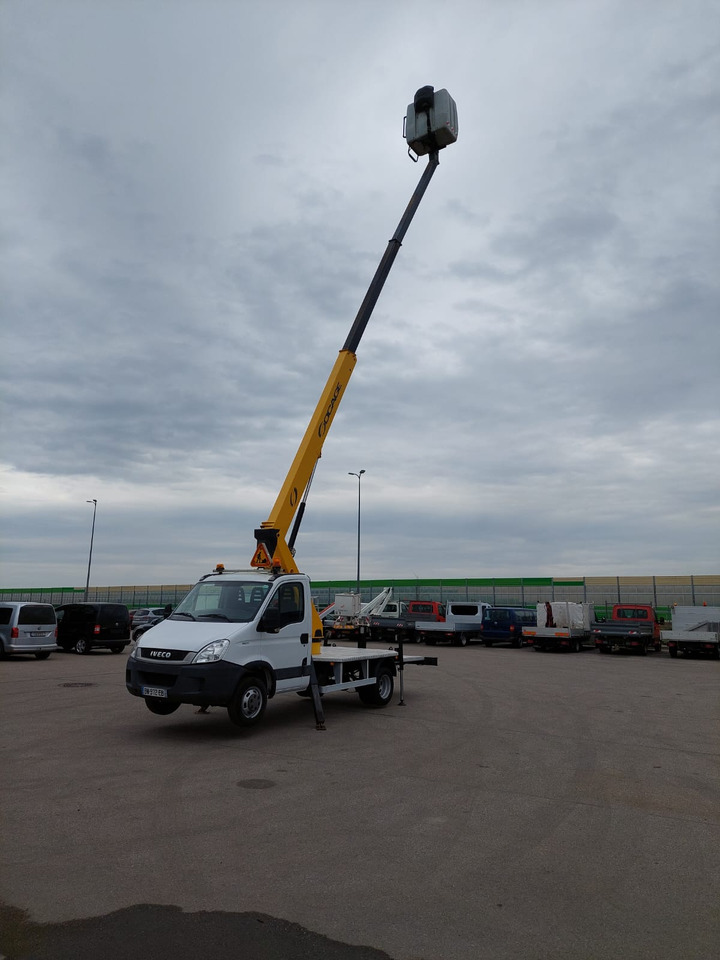 Iveco 35C11 - Itsekulkevat henkilönostimet: kuva Iveco 35C11 - Itsekulkevat henkilönostimet Iveco 35C11 - Itsekulkevat henkilönostimet: kuva Iveco 35C11 - Itsekulkevat henkilönostimet