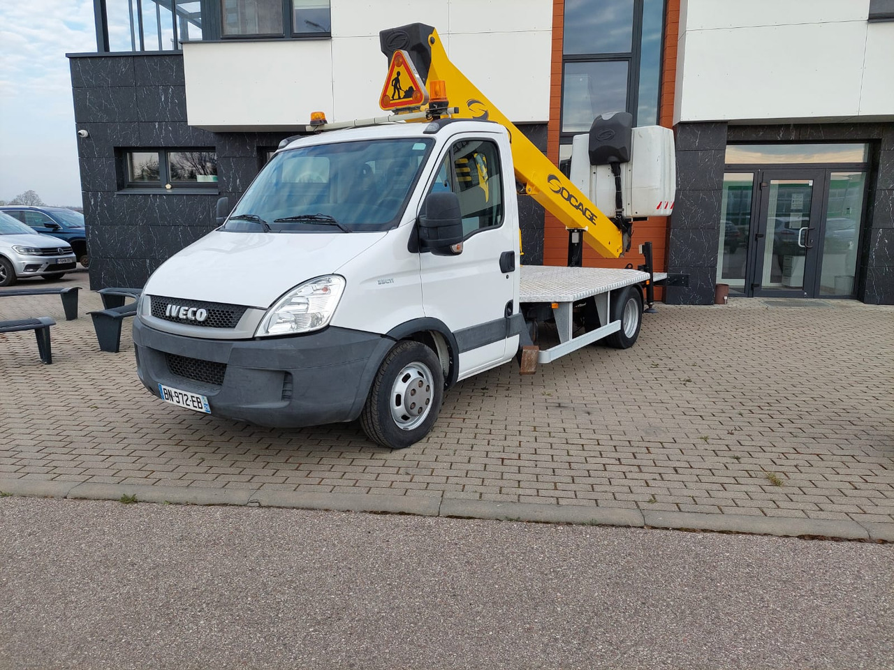 Iveco 35C11 - Itsekulkevat henkilönostimet: kuva Iveco 35C11 - Itsekulkevat henkilönostimet Iveco 35C11 - Itsekulkevat henkilönostimet: kuva Iveco 35C11 - Itsekulkevat henkilönostimet
