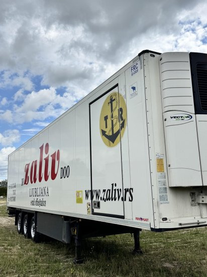 Schmitz SCB S3B SKO24 Multitemp Kühlauflieger, Carrier, Trennwand - Isoterminen puoliperävaunu: kuva Schmitz SCB S3B SKO24 Multitemp Kühlauflieger, Carrier, Trennwand - Isoterminen puoliperävaunu Schmitz SCB S3B SKO24 Multitemp Kühlauflieger, Carrier, Trennwand - Isoterminen puoliperävaunu: kuva Schmitz SCB S3B SKO24 Multitemp Kühlauflieger, Carrier, Trennwand - Isoterminen puoliperävaunu