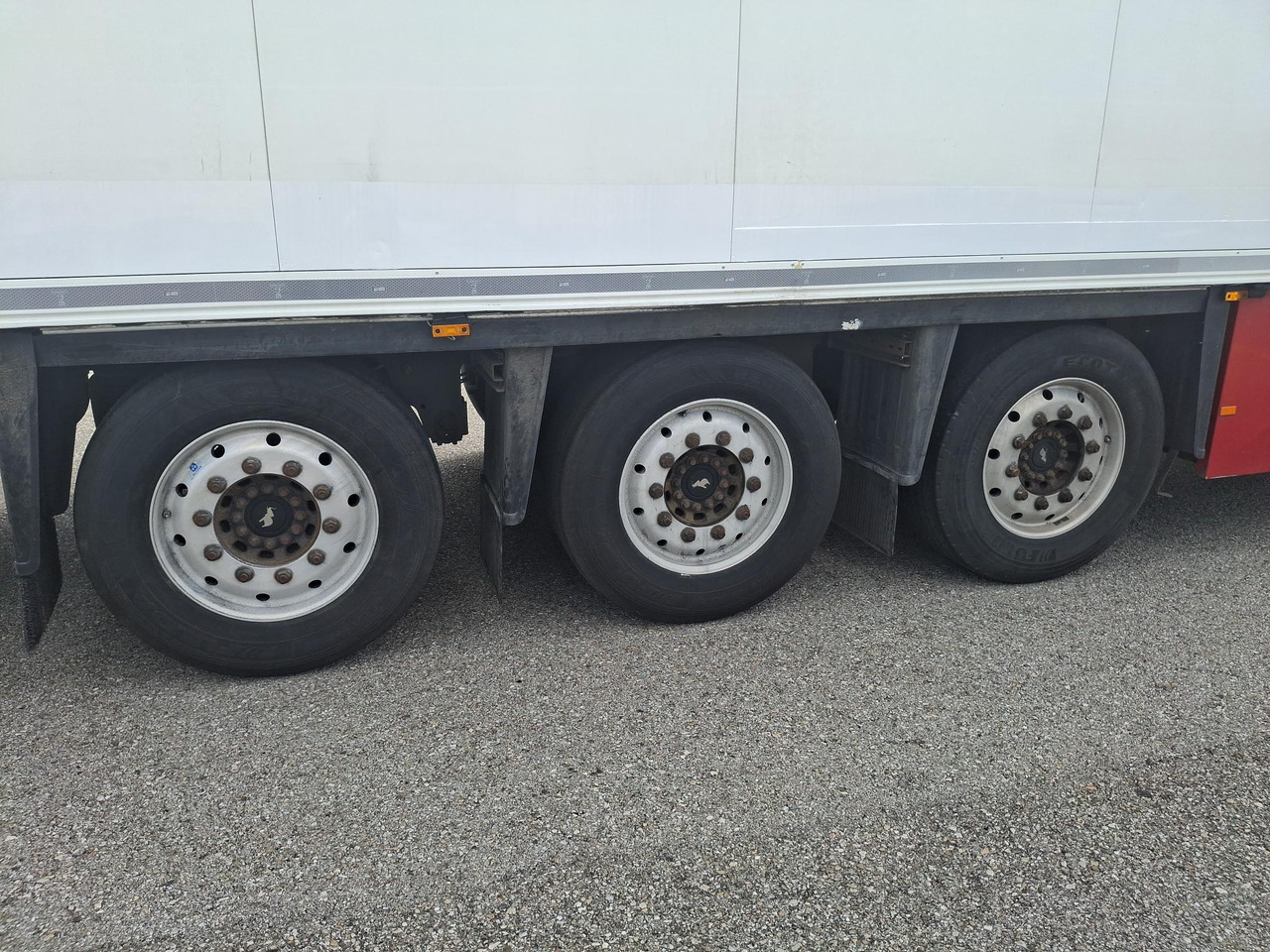 Shmitz - Puoliperävaunu: kuva Shmitz - Puoliperävaunu Shmitz - Puoliperävaunu: kuva Shmitz - Puoliperävaunu