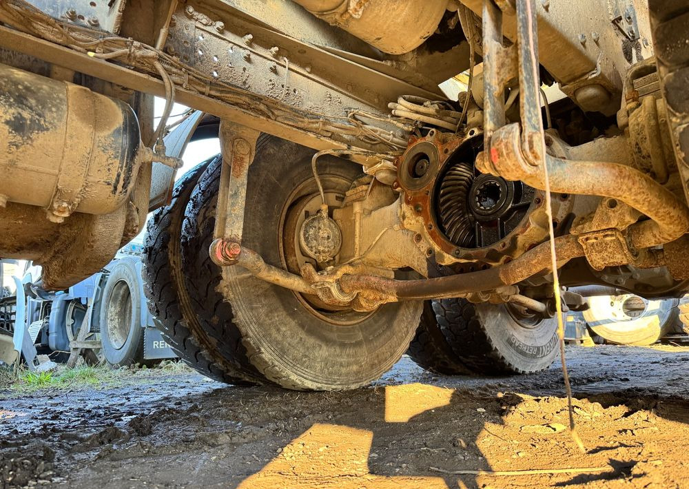 Iveco EuroTrakker - Kippiauto kuorma-auto: kuva Iveco EuroTrakker - Kippiauto kuorma-auto Iveco EuroTrakker - Kippiauto kuorma-auto: kuva Iveco EuroTrakker - Kippiauto kuorma-auto