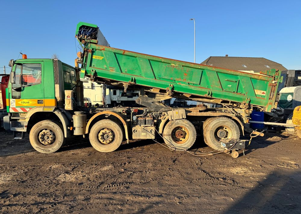 Iveco EuroTrakker - Kippiauto kuorma-auto: kuva Iveco EuroTrakker - Kippiauto kuorma-auto Iveco EuroTrakker - Kippiauto kuorma-auto: kuva Iveco EuroTrakker - Kippiauto kuorma-auto