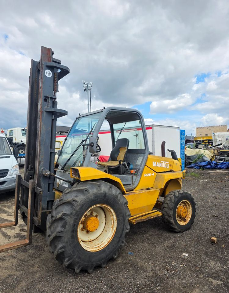 Manitou M26.4 Terenowy 4x4 5,5m - Maastotrukki: kuva Manitou M26.4 Terenowy 4x4 5,5m - Maastotrukki Manitou M26.4 Terenowy 4x4 5,5m - Maastotrukki: kuva Manitou M26.4 Terenowy 4x4 5,5m - Maastotrukki