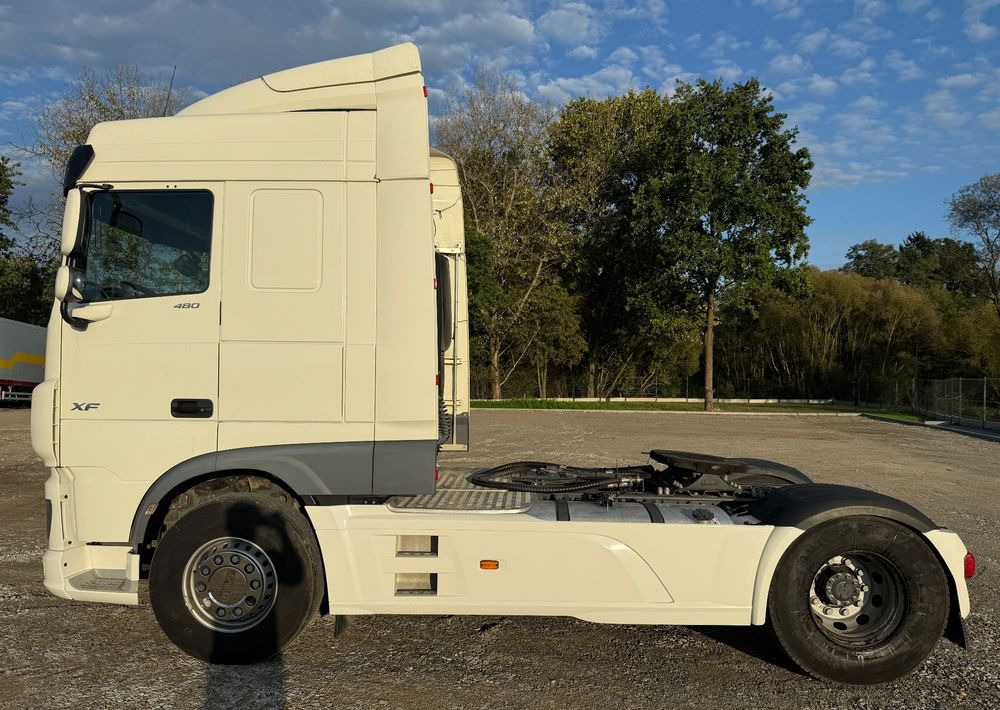 DAF XF 480 - Vetopöytäauto: kuva DAF XF 480 - Vetopöytäauto DAF XF 480 - Vetopöytäauto: kuva DAF XF 480 - Vetopöytäauto
