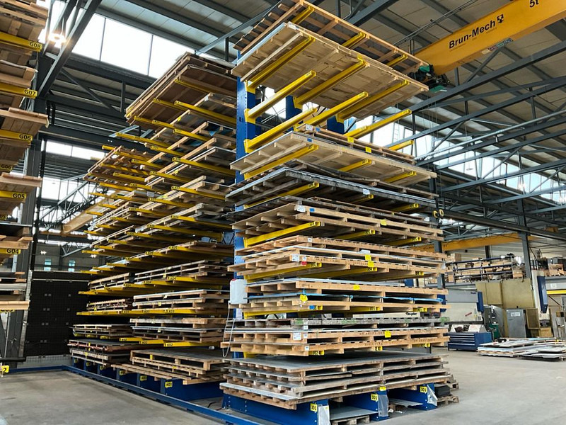 Onbekend - Metallintyöstökone: kuva Onbekend - Metallintyöstökone Onbekend - Metallintyöstökone: kuva Onbekend - Metallintyöstökone