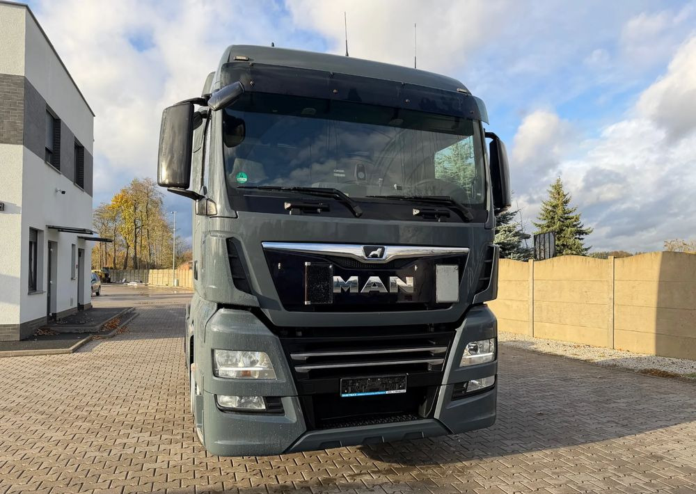 MAN TGX XLX 18.500/ RETARDER - Vetopöytäauto: kuva MAN TGX XLX 18.500/ RETARDER - Vetopöytäauto MAN TGX XLX 18.500/ RETARDER - Vetopöytäauto: kuva MAN TGX XLX 18.500/ RETARDER - Vetopöytäauto