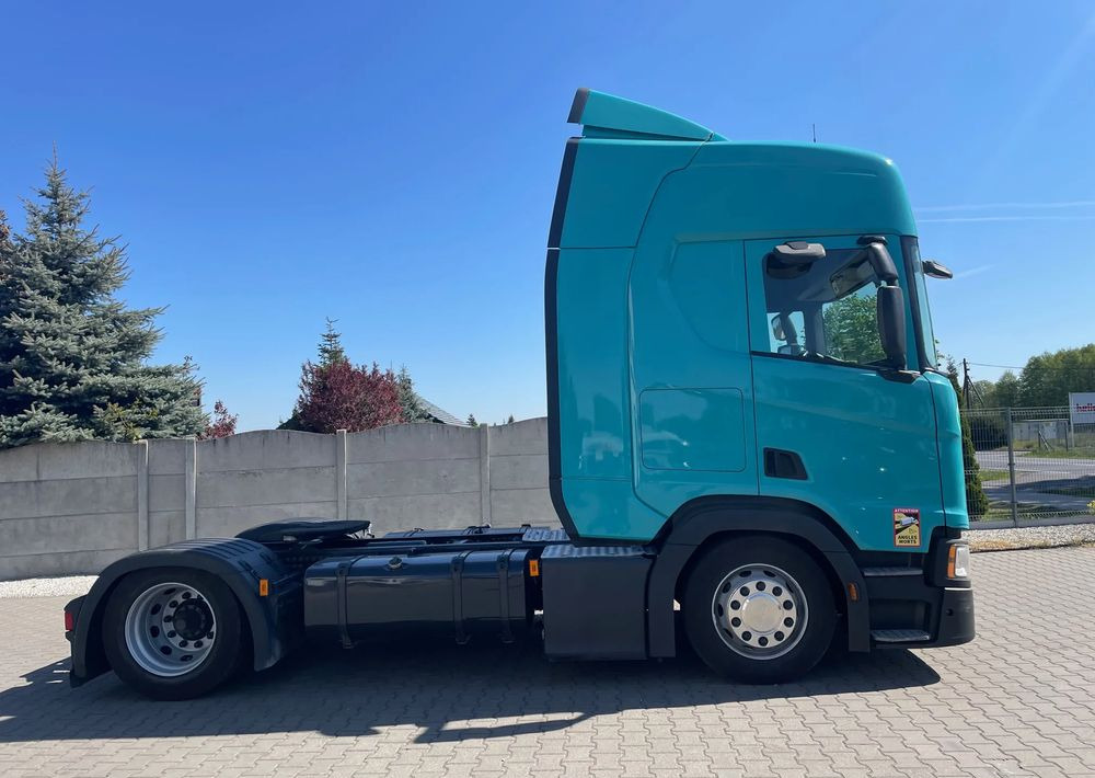 Scania R450 LowDeck, Mega - Vetopöytäauto: kuva  Scania R450 LowDeck, Mega - Vetopöytäauto Scania R450 LowDeck, Mega - Vetopöytäauto: kuva  Scania R450 LowDeck, Mega - Vetopöytäauto