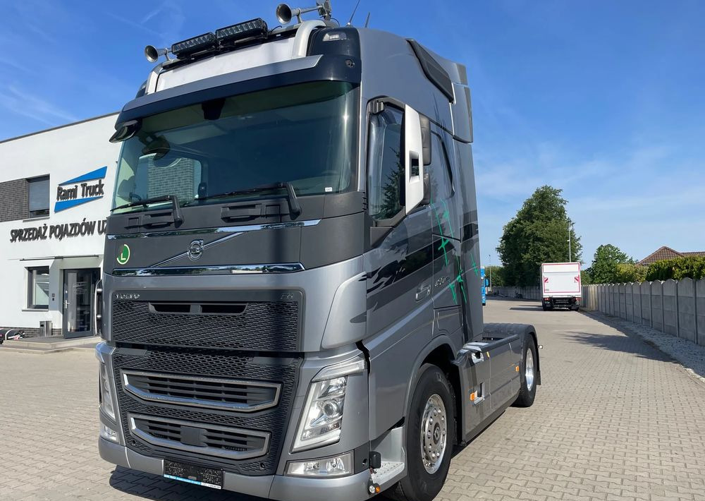 Volvo FH 460 - Vetopöytäauto: kuva  Volvo FH 460 - Vetopöytäauto Volvo FH 460 - Vetopöytäauto: kuva  Volvo FH 460 - Vetopöytäauto