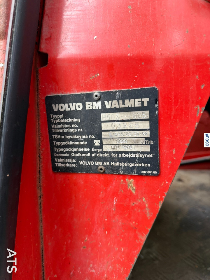 Valmet 505 Tractor and forestry trailer - Traktori, Metsäperävaunu: kuva Valmet 505 Tractor and forestry trailer - Traktori, Metsäperävaunu Valmet 505 Tractor and forestry trailer - Traktori, Metsäperävaunu: kuva Valmet 505 Tractor and forestry trailer - Traktori, Metsäperävaunu