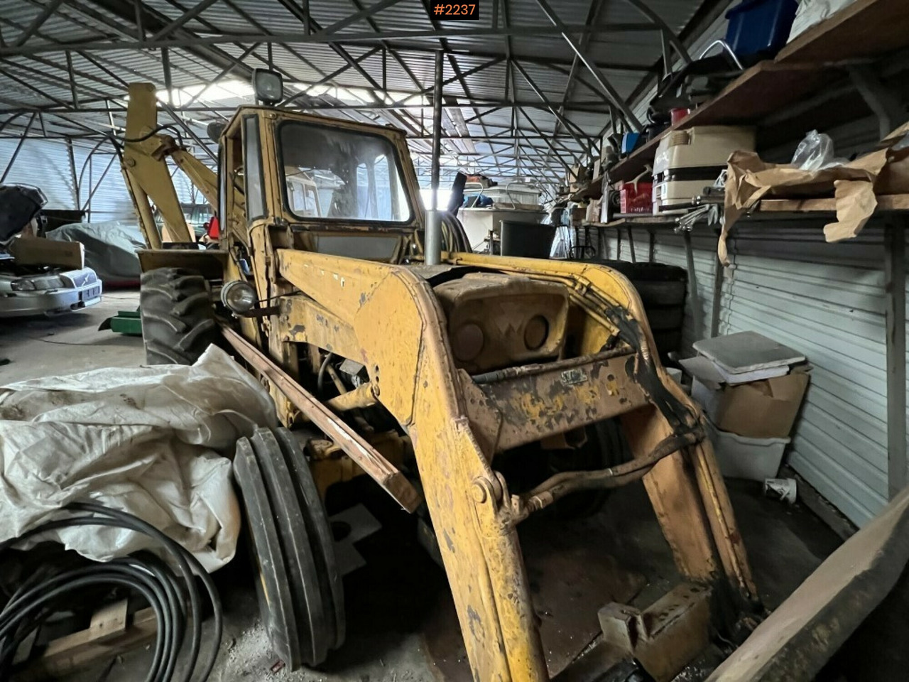 Backhoe loader- MASSEY-FERGUSON 203 - Kaivuri-trukki: kuva Backhoe loader- MASSEY-FERGUSON 203 - Kaivuri-trukki Backhoe loader- MASSEY-FERGUSON 203 - Kaivuri-trukki: kuva Backhoe loader- MASSEY-FERGUSON 203 - Kaivuri-trukki