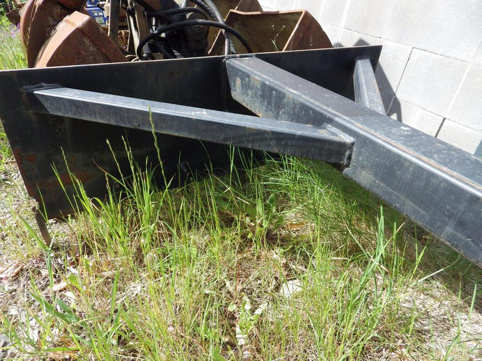 Silokamm  Kornschieber Verlängerung an  Volvo L30 / Cat 906 908 - Säilörehu - laitteet: kuva  Silokamm  Kornschieber Verlängerung an  Volvo L30 / Cat 906 908 - Säilörehu - laitteet Silokamm  Kornschieber Verlängerung an  Volvo L30 / Cat 906 908 - Säilörehu - laitteet: kuva  Silokamm  Kornschieber Verlängerung an  Volvo L30 / Cat 906 908 - Säilörehu - laitteet