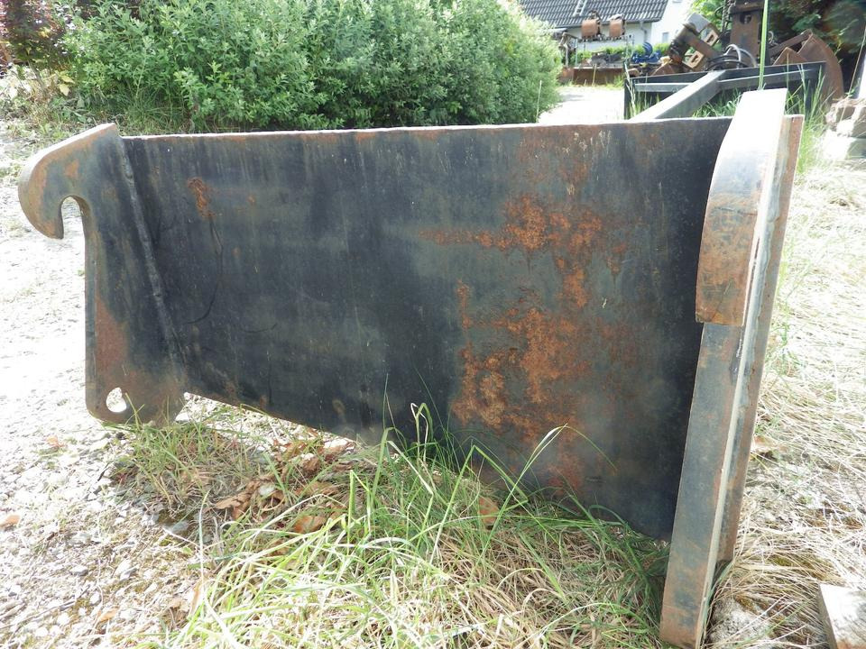 Silokamm  Kornschieber Verlängerung an  Volvo L30 / Cat 906 908 - Säilörehu - laitteet: kuva  Silokamm  Kornschieber Verlängerung an  Volvo L30 / Cat 906 908 - Säilörehu - laitteet Silokamm  Kornschieber Verlängerung an  Volvo L30 / Cat 906 908 - Säilörehu - laitteet: kuva  Silokamm  Kornschieber Verlängerung an  Volvo L30 / Cat 906 908 - Säilörehu - laitteet