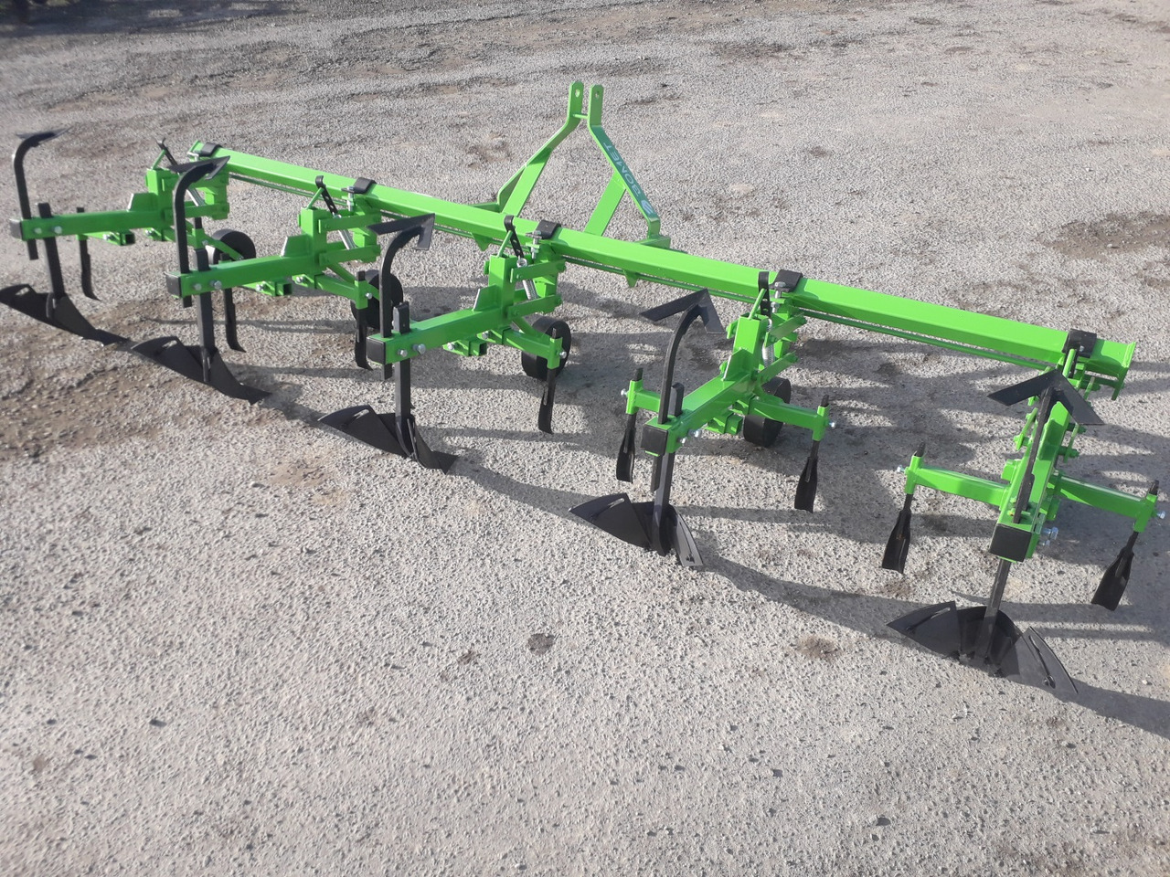 BOMET Bineuse Butteuse 4 rangs NORMA - Äes: kuva BOMET Bineuse Butteuse 4 rangs NORMA - Äes BOMET Bineuse Butteuse 4 rangs NORMA - Äes: kuva BOMET Bineuse Butteuse 4 rangs NORMA - Äes