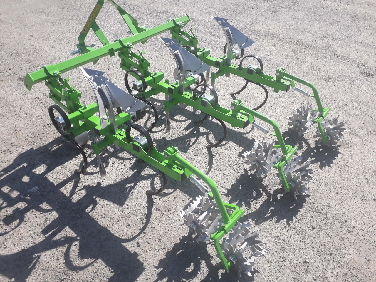 BOMET Bineuse Butteuse à rouleaux 2 rangs NORMA - Äes: kuva BOMET Bineuse Butteuse à rouleaux 2 rangs NORMA - Äes BOMET Bineuse Butteuse à rouleaux 2 rangs NORMA - Äes: kuva BOMET Bineuse Butteuse à rouleaux 2 rangs NORMA - Äes