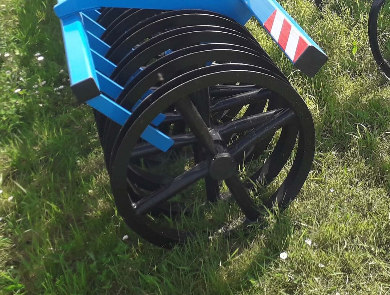 MANDAM Rouleaux - Jyrä - maanviljely: kuva MANDAM Rouleaux - Jyrä - maanviljely MANDAM Rouleaux - Jyrä - maanviljely: kuva MANDAM Rouleaux - Jyrä - maanviljely
