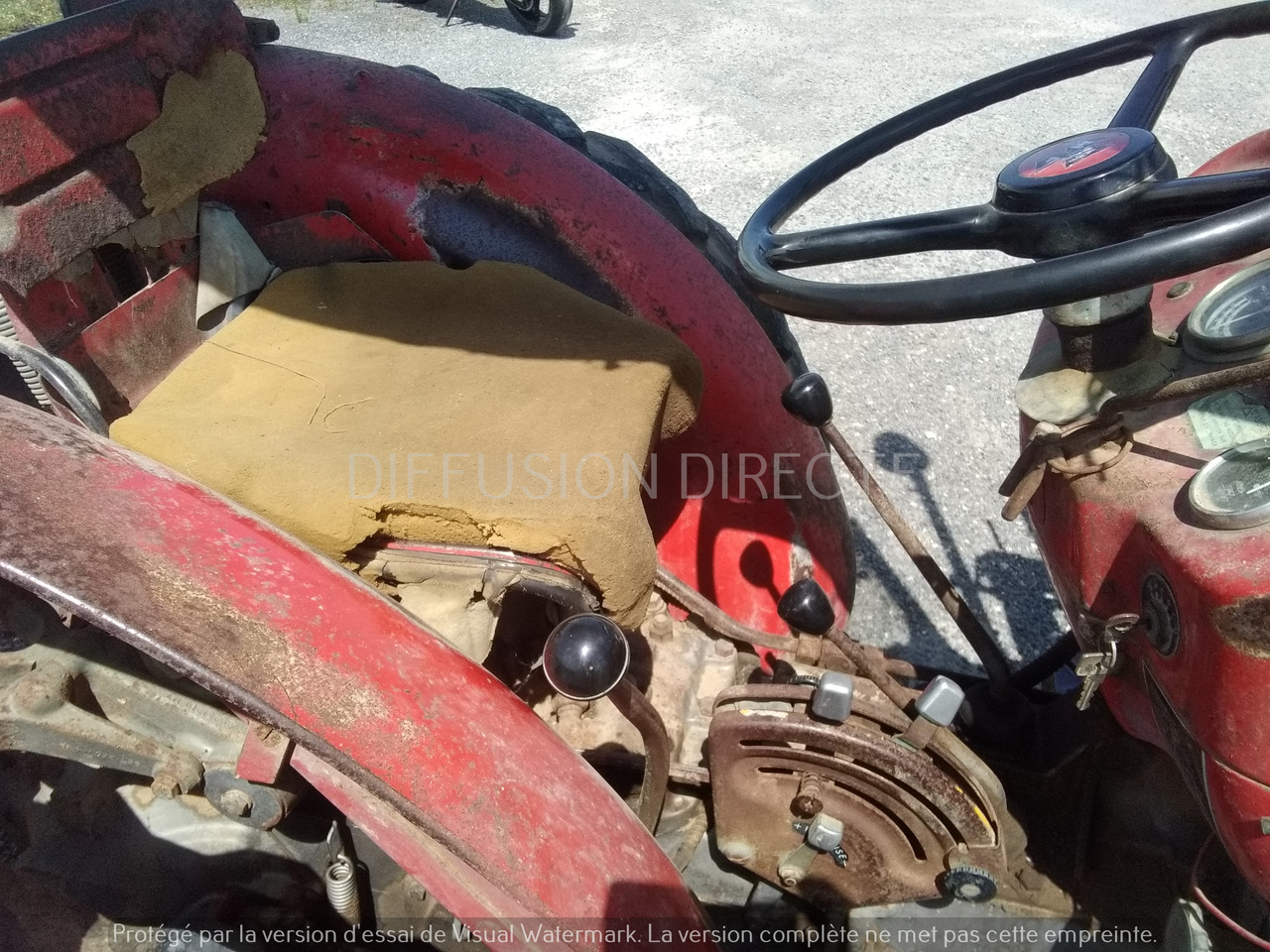 MASSEY FERGUSON TRACTEUR AGRICOLE 140 SUPER - Traktori: kuva MASSEY FERGUSON TRACTEUR AGRICOLE 140 SUPER - Traktori MASSEY FERGUSON TRACTEUR AGRICOLE 140 SUPER - Traktori: kuva MASSEY FERGUSON TRACTEUR AGRICOLE 140 SUPER - Traktori