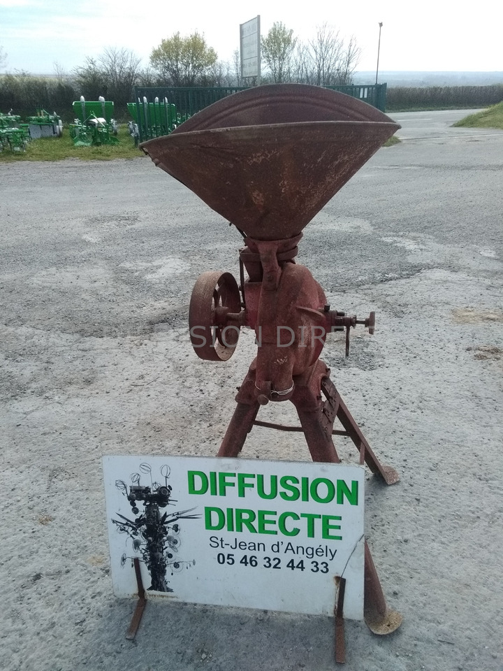 MOULIN A FARINE - Sadonkorjuun jälkeen - laitteet: kuva MOULIN A FARINE - Sadonkorjuun jälkeen - laitteet MOULIN A FARINE - Sadonkorjuun jälkeen - laitteet: kuva MOULIN A FARINE - Sadonkorjuun jälkeen - laitteet