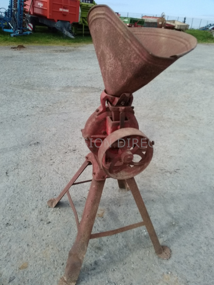 MOULIN A FARINE - Sadonkorjuun jälkeen - laitteet: kuva MOULIN A FARINE - Sadonkorjuun jälkeen - laitteet MOULIN A FARINE - Sadonkorjuun jälkeen - laitteet: kuva MOULIN A FARINE - Sadonkorjuun jälkeen - laitteet