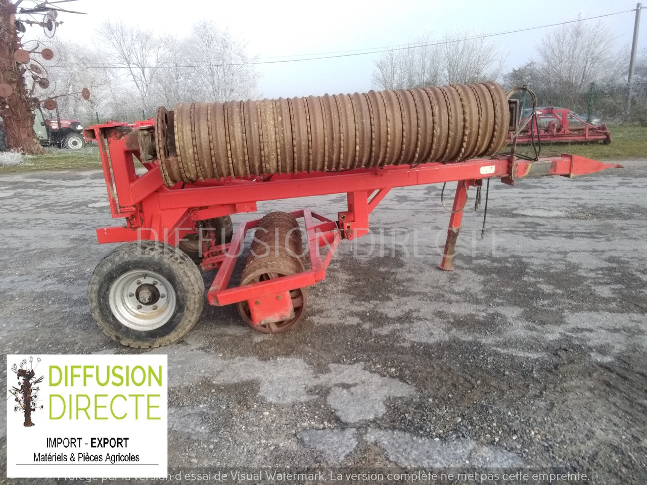 QUIVOGNE ROULEAU CAMBRIDGE R 630 - Jyrä - maanviljely: kuva QUIVOGNE ROULEAU CAMBRIDGE R 630 - Jyrä - maanviljely QUIVOGNE ROULEAU CAMBRIDGE R 630 - Jyrä - maanviljely: kuva QUIVOGNE ROULEAU CAMBRIDGE R 630 - Jyrä - maanviljely