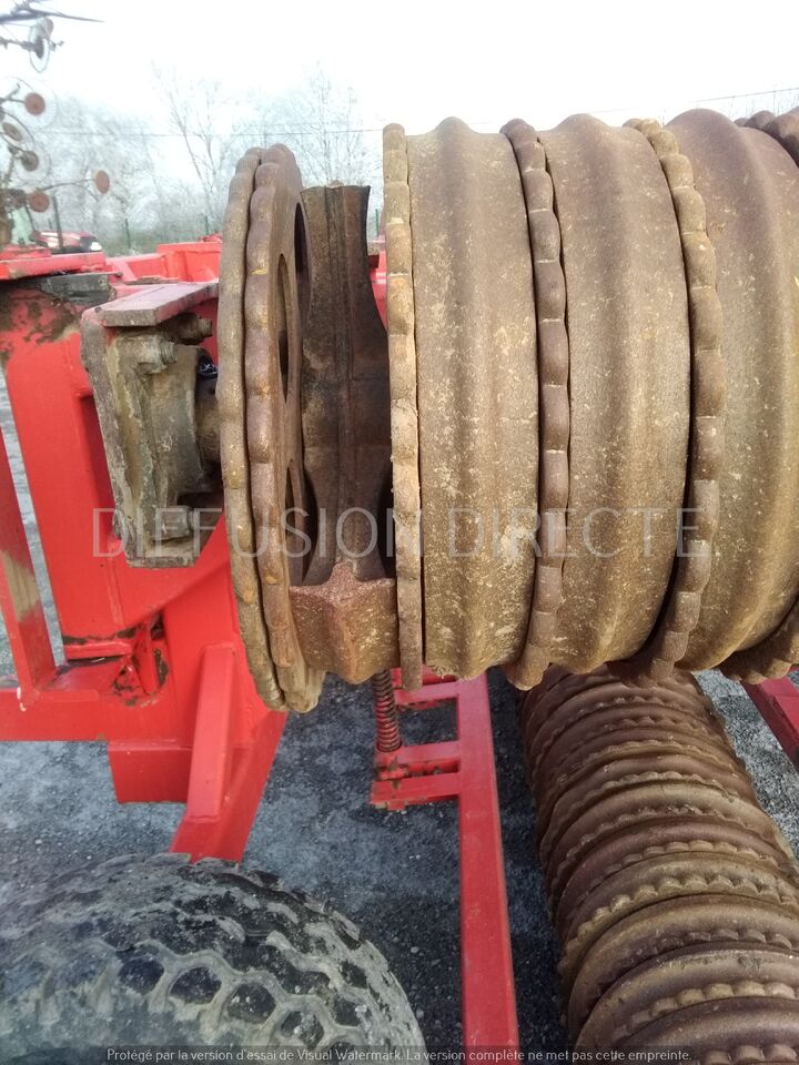 QUIVOGNE ROULEAU CAMBRIDGE R 630 - Jyrä - maanviljely: kuva QUIVOGNE ROULEAU CAMBRIDGE R 630 - Jyrä - maanviljely QUIVOGNE ROULEAU CAMBRIDGE R 630 - Jyrä - maanviljely: kuva QUIVOGNE ROULEAU CAMBRIDGE R 630 - Jyrä - maanviljely