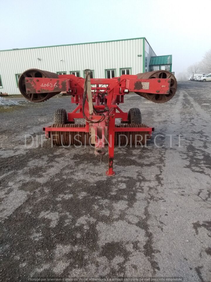 QUIVOGNE ROULEAU CAMBRIDGE R 630 - Jyrä - maanviljely: kuva QUIVOGNE ROULEAU CAMBRIDGE R 630 - Jyrä - maanviljely QUIVOGNE ROULEAU CAMBRIDGE R 630 - Jyrä - maanviljely: kuva QUIVOGNE ROULEAU CAMBRIDGE R 630 - Jyrä - maanviljely