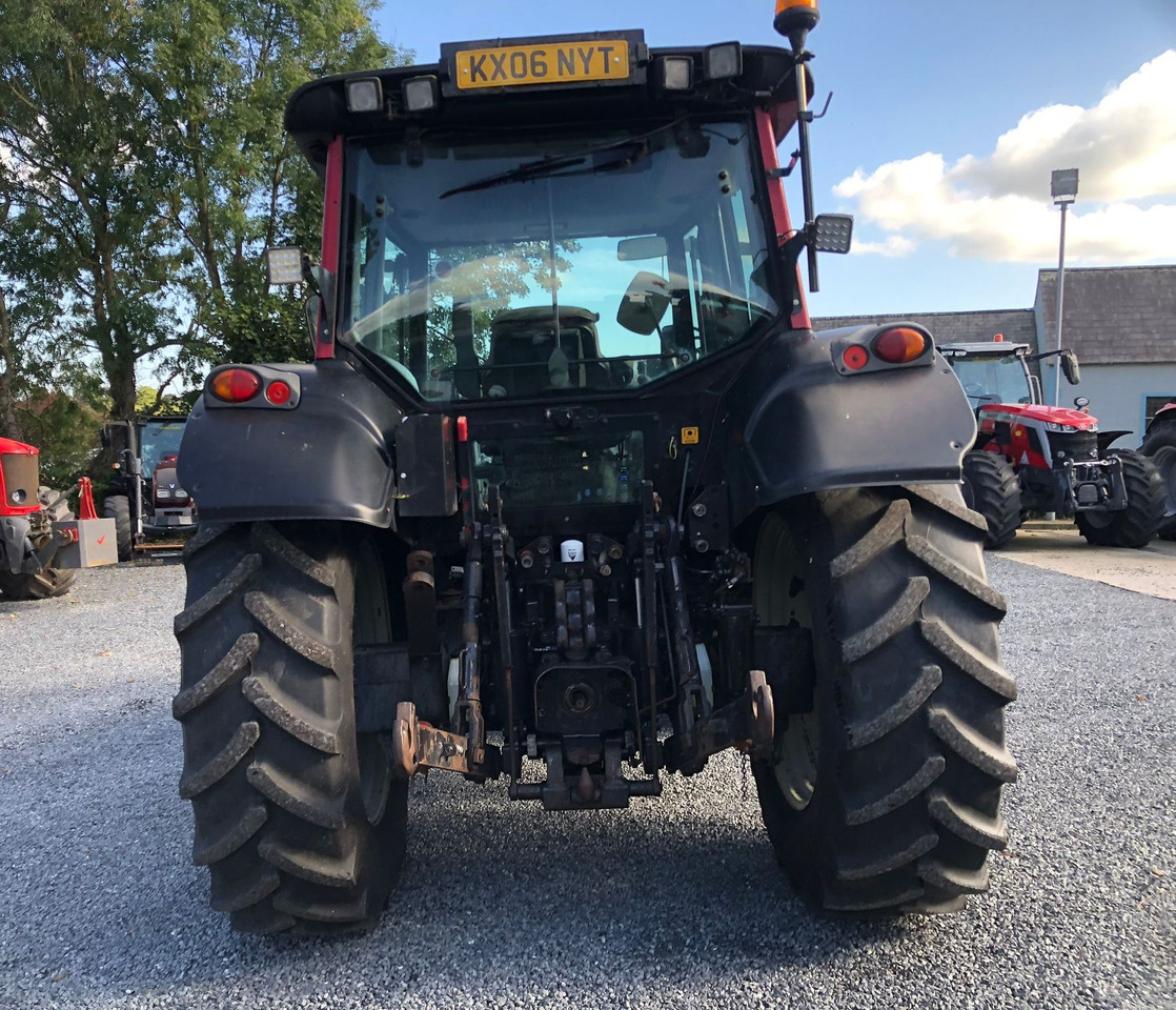 2006 Valtra N121 c/w front loader, 9700 Hrs - Traktori: kuva 2006 Valtra N121 c/w front loader, 9700 Hrs - Traktori 2006 Valtra N121 c/w front loader, 9700 Hrs - Traktori: kuva 2006 Valtra N121 c/w front loader, 9700 Hrs - Traktori