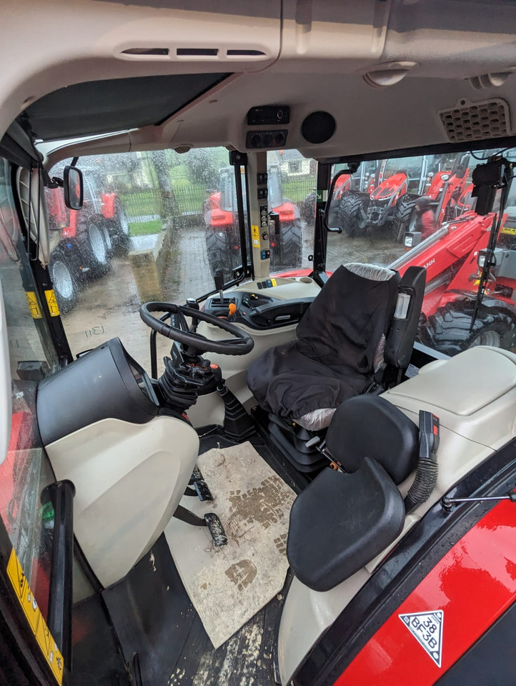 2022 Massey Ferguson 5712M c/w Loader, As New - Traktori: kuva 2022 Massey Ferguson 5712M c/w Loader, As New - Traktori 2022 Massey Ferguson 5712M c/w Loader, As New - Traktori: kuva 2022 Massey Ferguson 5712M c/w Loader, As New - Traktori
