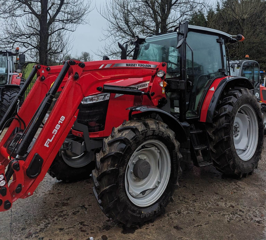 2022 Massey Ferguson 5712M c/w Loader, As New - Traktori: kuva 2022 Massey Ferguson 5712M c/w Loader, As New - Traktori 2022 Massey Ferguson 5712M c/w Loader, As New - Traktori: kuva 2022 Massey Ferguson 5712M c/w Loader, As New - Traktori