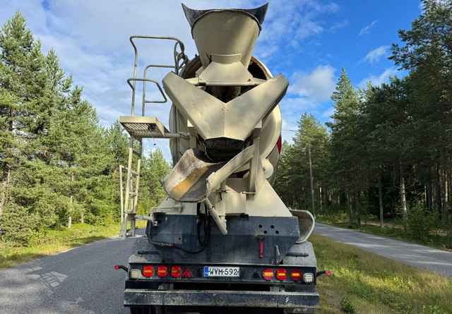 Liebherr12m3 Perävaunu - Betonin kuljetus puoliperävaunu: kuva Liebherr12m3 Perävaunu - Betonin kuljetus puoliperävaunu Liebherr12m3 Perävaunu - Betonin kuljetus puoliperävaunu: kuva Liebherr12m3 Perävaunu - Betonin kuljetus puoliperävaunu