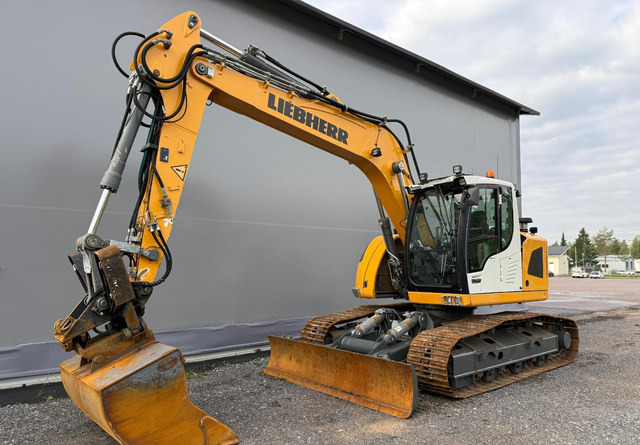 LiebherrR920 Compact + Marttiini - Telakaivukone: kuva LiebherrR920 Compact + Marttiini - Telakaivukone LiebherrR920 Compact + Marttiini - Telakaivukone: kuva LiebherrR920 Compact + Marttiini - Telakaivukone