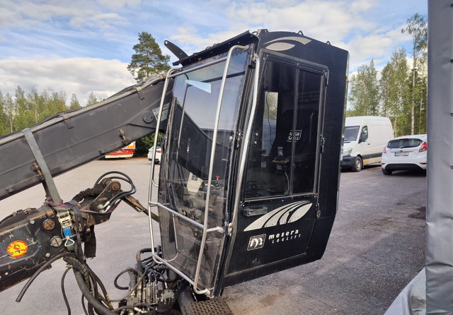 LogliftMesera / Loglift F111FT Sähköohjattu - Kappaletavaranosturi: kuva LogliftMesera / Loglift F111FT Sähköohjattu - Kappaletavaranosturi LogliftMesera / Loglift F111FT Sähköohjattu - Kappaletavaranosturi: kuva LogliftMesera / Loglift F111FT Sähköohjattu - Kappaletavaranosturi