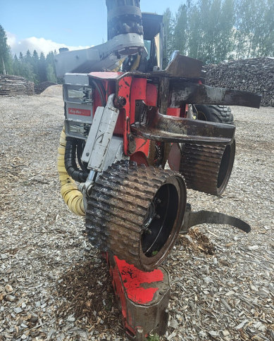 Logmax6000B 2015 - Harvesteripää: kuva Logmax6000B 2015 - Harvesteripää Logmax6000B 2015 - Harvesteripää: kuva Logmax6000B 2015 - Harvesteripää