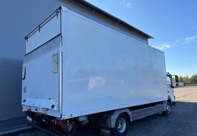 Mercedes-BenzAtego kaappi + perälauta - Umpikori kuorma-auto: kuva Mercedes-BenzAtego kaappi + perälauta - Umpikori kuorma-auto Mercedes-BenzAtego kaappi + perälauta - Umpikori kuorma-auto: kuva Mercedes-BenzAtego kaappi + perälauta - Umpikori kuorma-auto