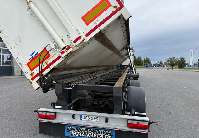 Kippiauto puoliperävaunu Toplift17m 112m3 Sivukippi: kuva Kippiauto puoliperävaunu Toplift17m 112m3 Sivukippi