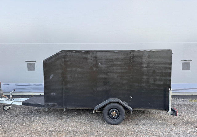 Umpiperäkärry - Peräkärry: kuva Umpiperäkärry - Peräkärry Umpiperäkärry - Peräkärry: kuva Umpiperäkärry - Peräkärry