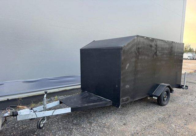 Umpiperäkärry - Peräkärry: kuva Umpiperäkärry - Peräkärry Umpiperäkärry - Peräkärry: kuva Umpiperäkärry - Peräkärry