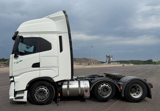 Iveco S-Way 460 LNG 6x2 - Vetopöytäauto: kuva Iveco S-Way 460 LNG 6x2 - Vetopöytäauto Iveco S-Way 460 LNG 6x2 - Vetopöytäauto: kuva Iveco S-Way 460 LNG 6x2 - Vetopöytäauto