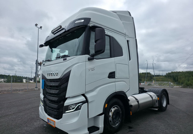 IvecoS-Way 460 4x2 LNG / LBG - Vetopöytäauto: kuva IvecoS-Way 460 4x2 LNG / LBG - Vetopöytäauto IvecoS-Way 460 4x2 LNG / LBG - Vetopöytäauto: kuva IvecoS-Way 460 4x2 LNG / LBG - Vetopöytäauto