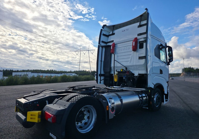 IvecoS-Way 460 4x2 LNG / LBG - Vetopöytäauto: kuva IvecoS-Way 460 4x2 LNG / LBG - Vetopöytäauto IvecoS-Way 460 4x2 LNG / LBG - Vetopöytäauto: kuva IvecoS-Way 460 4x2 LNG / LBG - Vetopöytäauto