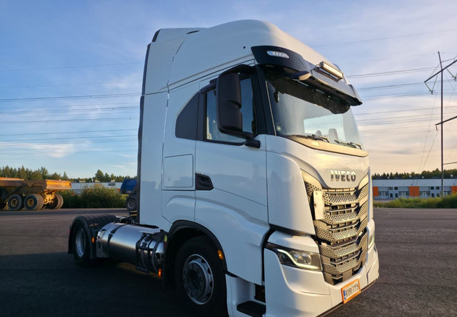 IvecoS-Way 460 4x2 LNG / LBG - Vetopöytäauto: kuva IvecoS-Way 460 4x2 LNG / LBG - Vetopöytäauto IvecoS-Way 460 4x2 LNG / LBG - Vetopöytäauto: kuva IvecoS-Way 460 4x2 LNG / LBG - Vetopöytäauto