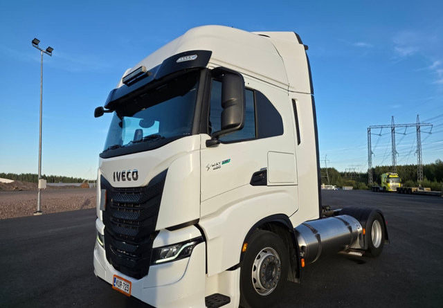 IvecoS-Way 460 4x2 LNG / LBG - Vetopöytäauto: kuva IvecoS-Way 460 4x2 LNG / LBG - Vetopöytäauto IvecoS-Way 460 4x2 LNG / LBG - Vetopöytäauto: kuva IvecoS-Way 460 4x2 LNG / LBG - Vetopöytäauto