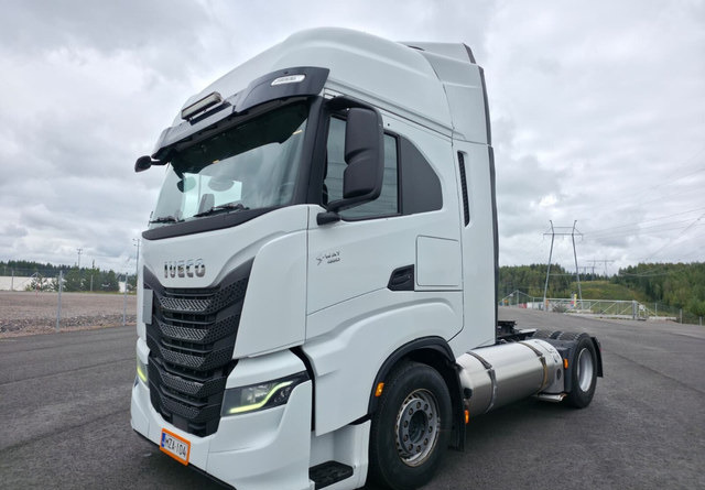 IvecoS-Way 460 4x2 LNG / LBG - Vetopöytäauto: kuva IvecoS-Way 460 4x2 LNG / LBG - Vetopöytäauto IvecoS-Way 460 4x2 LNG / LBG - Vetopöytäauto: kuva IvecoS-Way 460 4x2 LNG / LBG - Vetopöytäauto