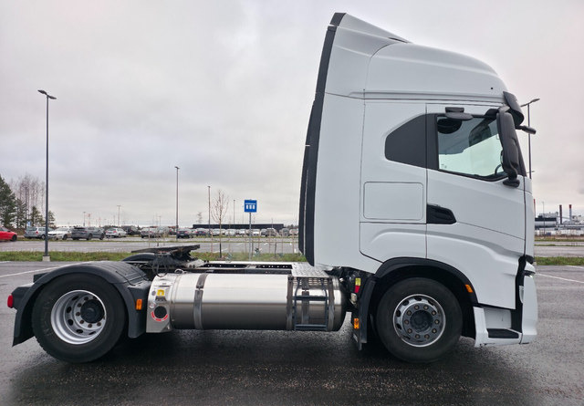 IvecoS-Way 460 4x2 LNG / LBG - Vetopöytäauto: kuva IvecoS-Way 460 4x2 LNG / LBG - Vetopöytäauto IvecoS-Way 460 4x2 LNG / LBG - Vetopöytäauto: kuva IvecoS-Way 460 4x2 LNG / LBG - Vetopöytäauto