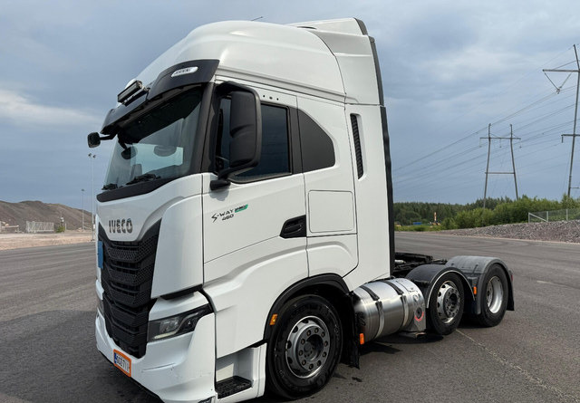 IvecoS-Way 460 LNG 6x2 - Vetopöytäauto: kuva IvecoS-Way 460 LNG 6x2 - Vetopöytäauto IvecoS-Way 460 LNG 6x2 - Vetopöytäauto: kuva IvecoS-Way 460 LNG 6x2 - Vetopöytäauto