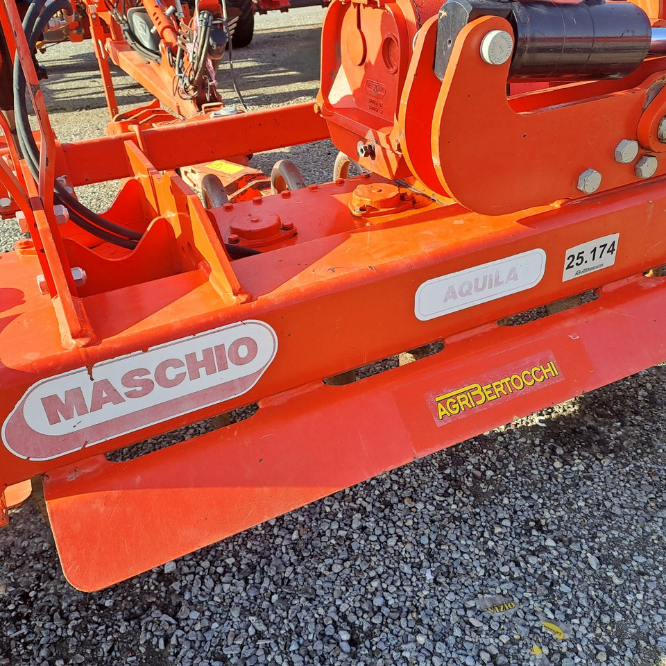 ERPICE ROTANTE PIEGHEVOLE MASCHIO AQUILA RAP 7000 - Kelajyrsin: kuva ERPICE ROTANTE PIEGHEVOLE MASCHIO AQUILA RAP 7000 - Kelajyrsin ERPICE ROTANTE PIEGHEVOLE MASCHIO AQUILA RAP 7000 - Kelajyrsin: kuva ERPICE ROTANTE PIEGHEVOLE MASCHIO AQUILA RAP 7000 - Kelajyrsin