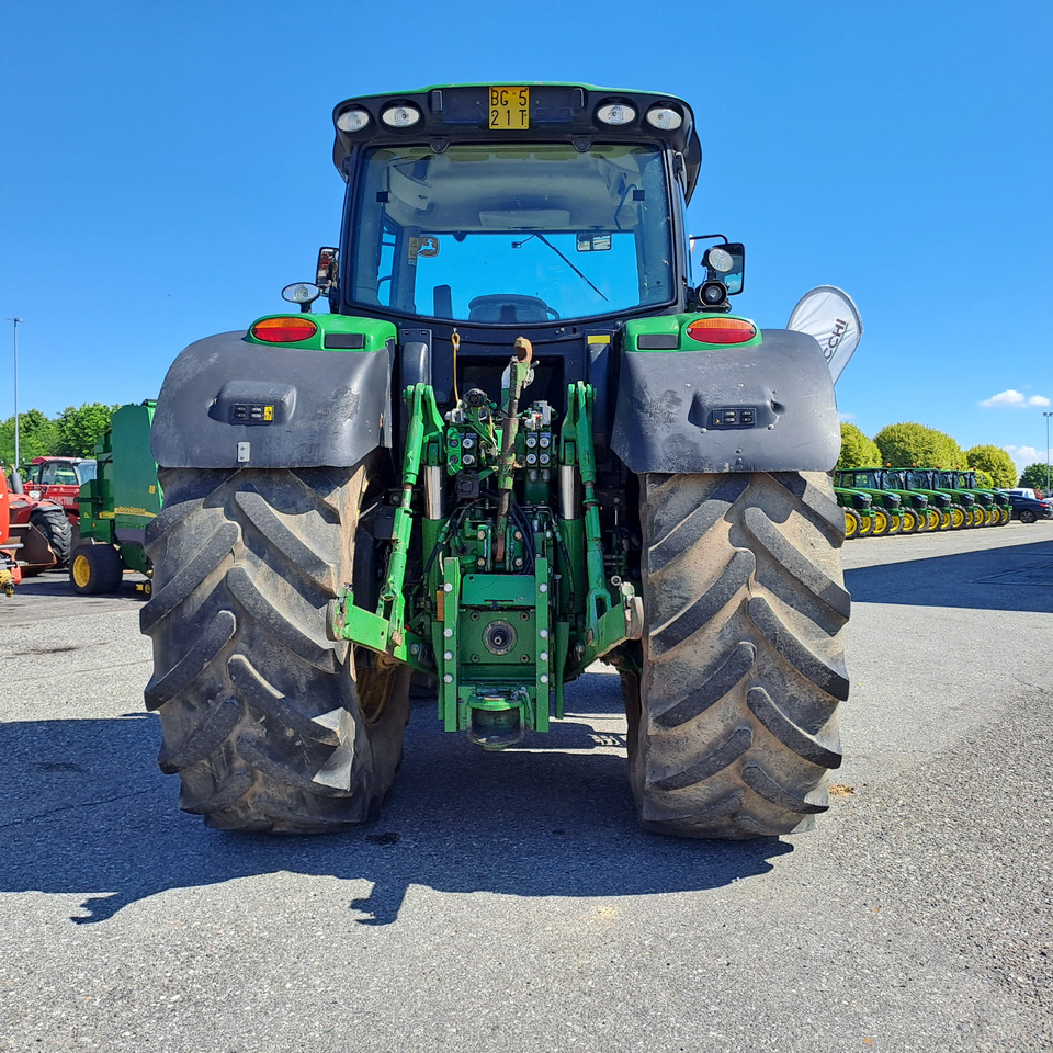 JOHN DEERE 6210R - Traktori: kuva JOHN DEERE 6210R - Traktori JOHN DEERE 6210R - Traktori: kuva JOHN DEERE 6210R - Traktori
